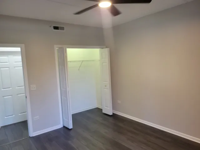 $2,580 | 3451 North Carriageway Drive, Unit 203, Arlington Heights, IL 60004