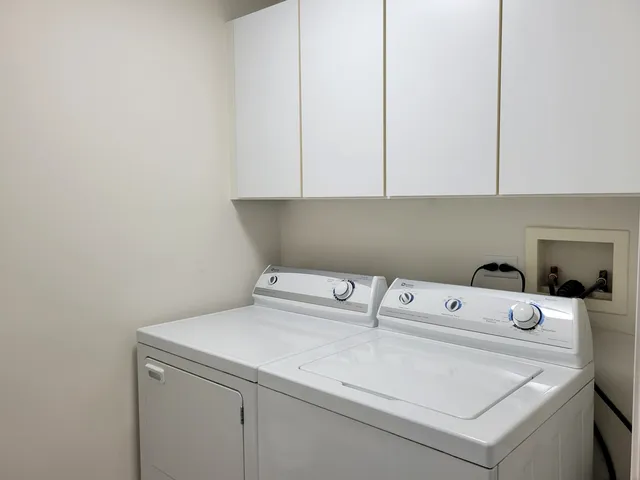 $2,580 | 3451 North Carriageway Drive, Unit 203, Arlington Heights, IL 60004