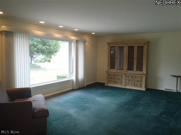 1978 Bremerton Road Lyndhurst, OH 44124 - Photo 3 of 21