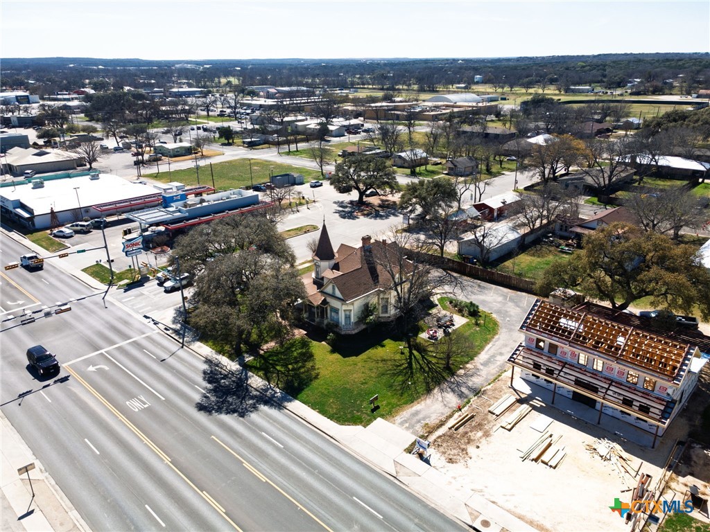 606 South Key Avenue Lampasas, TX 76550 - Photo 7 of 46