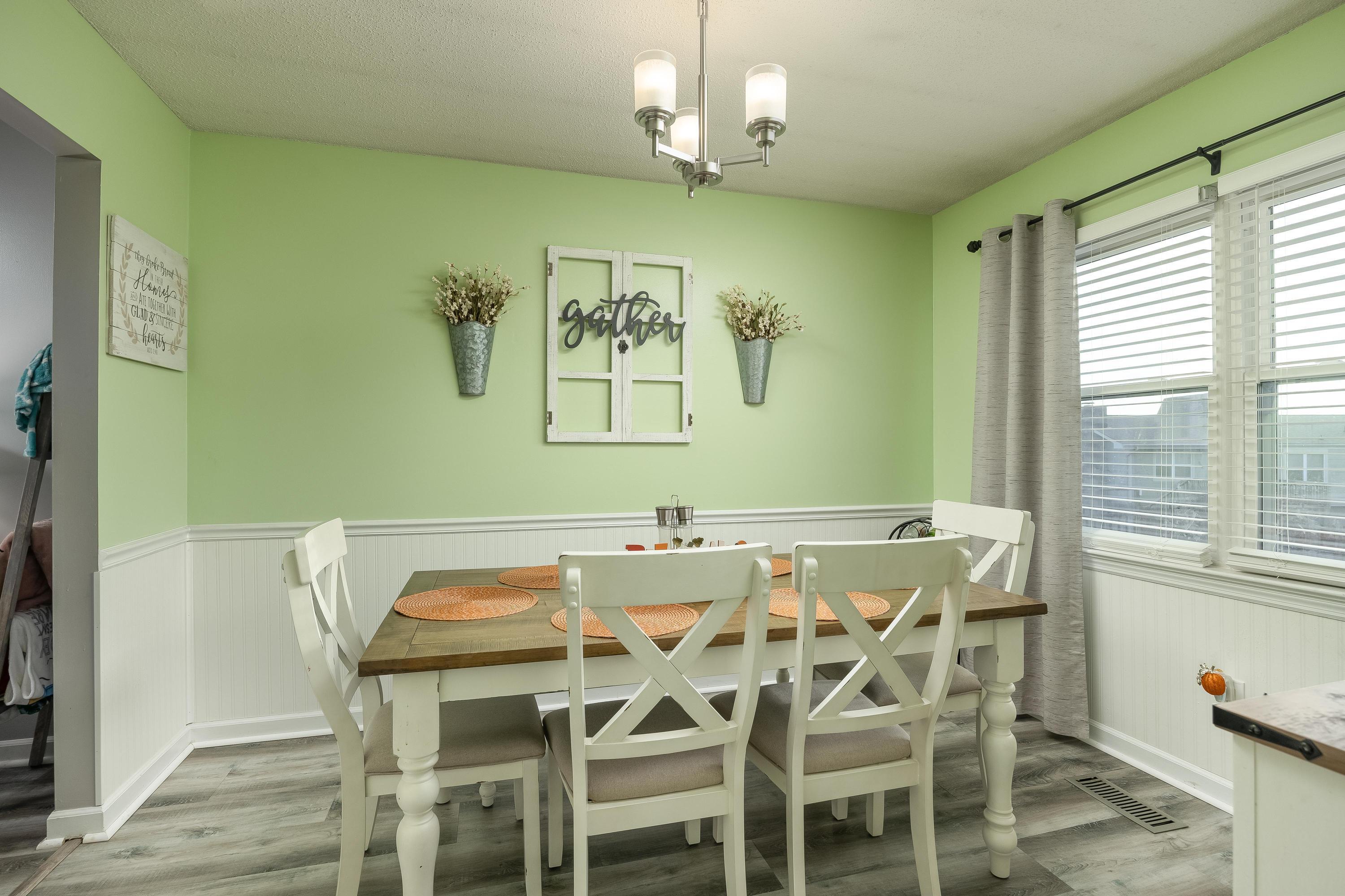 2533 Hickory Ridge Drive Chattanooga, TN 37421 - Photo 6 of 36 2024_10_October_2533_Hickory_Ridge_Dr_00