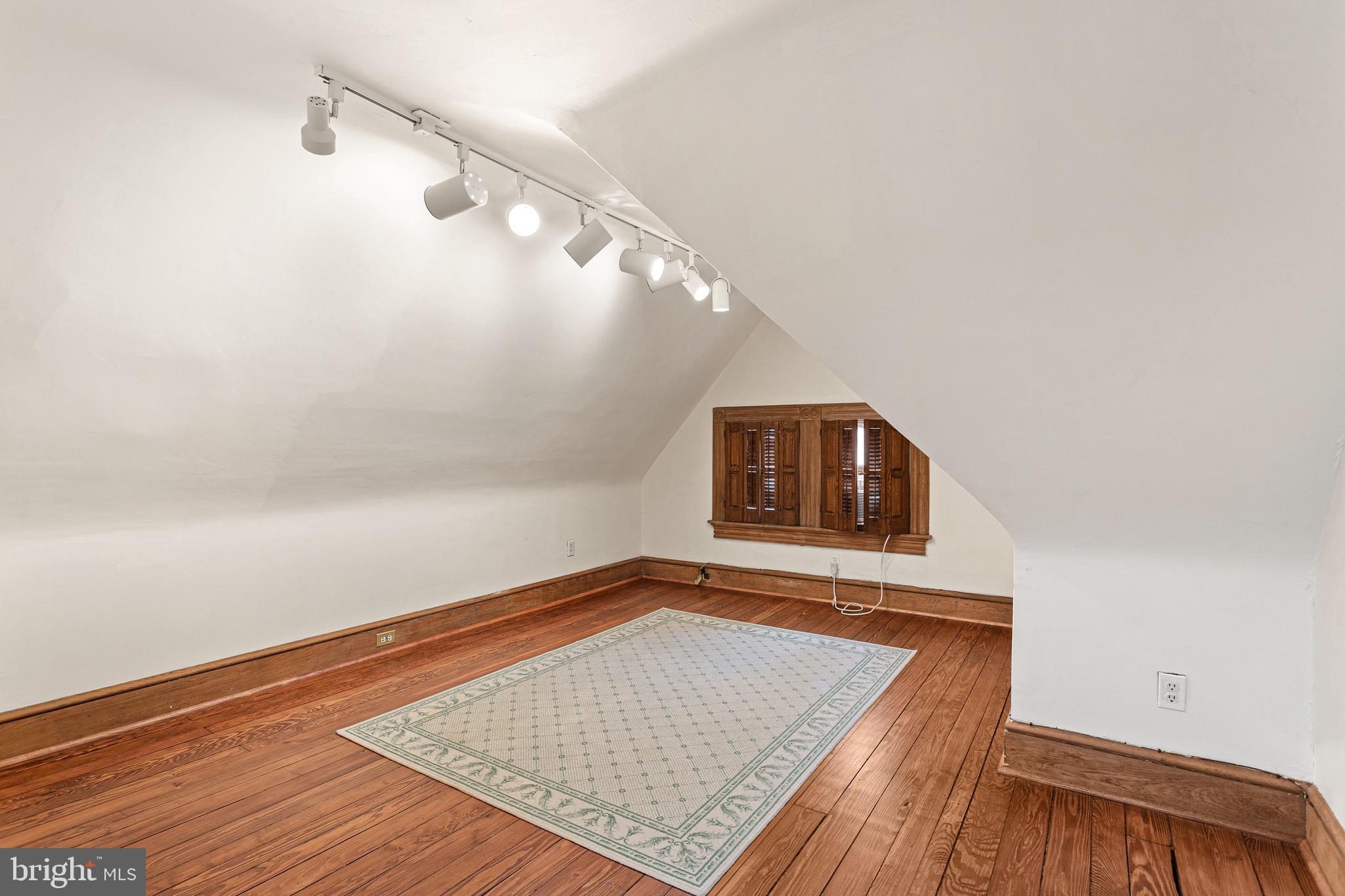 209 Warwick Road Haddonfield, NJ 08033 - Photo 30 of 46 3rd Floor Bedroom 3