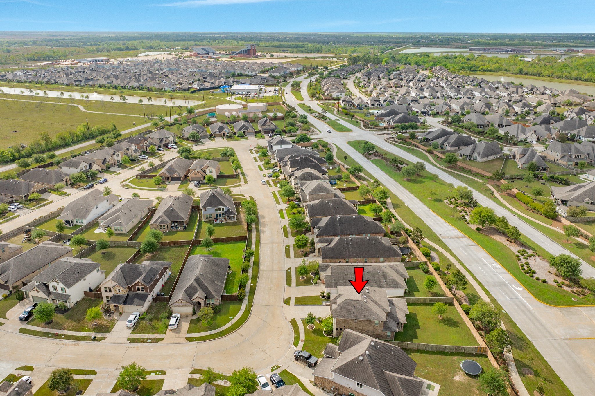 10306 Aldrin Drive Rosharon, TX 77583 - Photo 38 of 50 This aerial view showcases the neighborhood's convenient location, offering easy access to schools, playgrounds, and inviting walking paths for leisurely strolls.