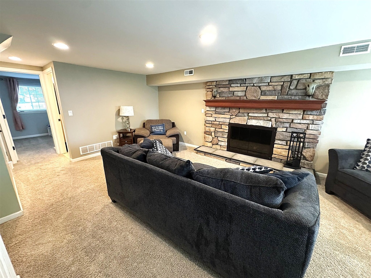 39889 Coronation Road Canton, MI 48188 - Photo 27 of 51