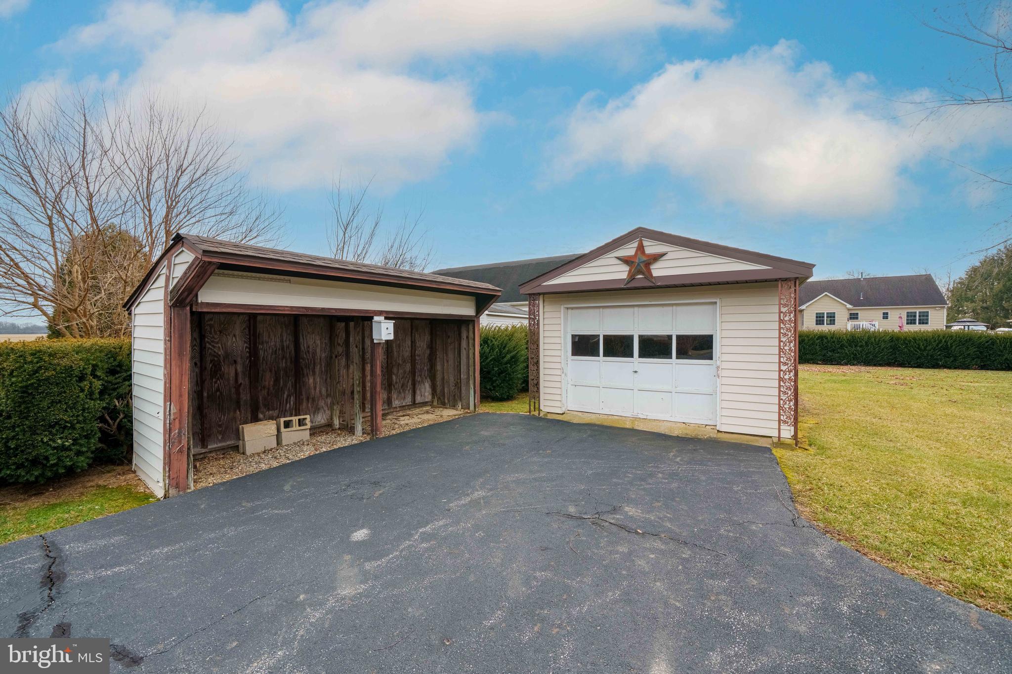 8 Deep Branch Drive Townsend, DE 19734 - Photo 31 of 42 a front view of a house with a garden