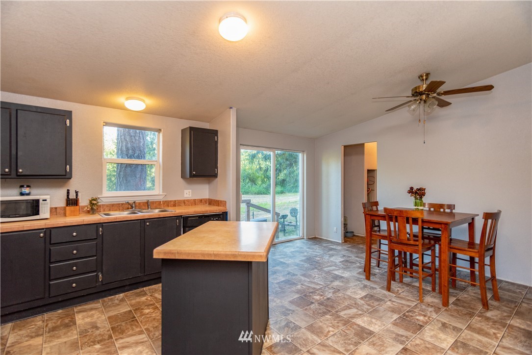 494 Dluhosh Road Onalaska, WA 98570 - Photo 3 of 17 Gallery Image 3