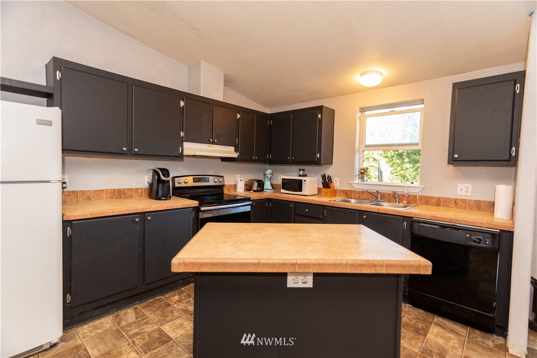 494 Dluhosh Road Onalaska, WA 98570 - Photo 4 of 17 Gallery Image 4