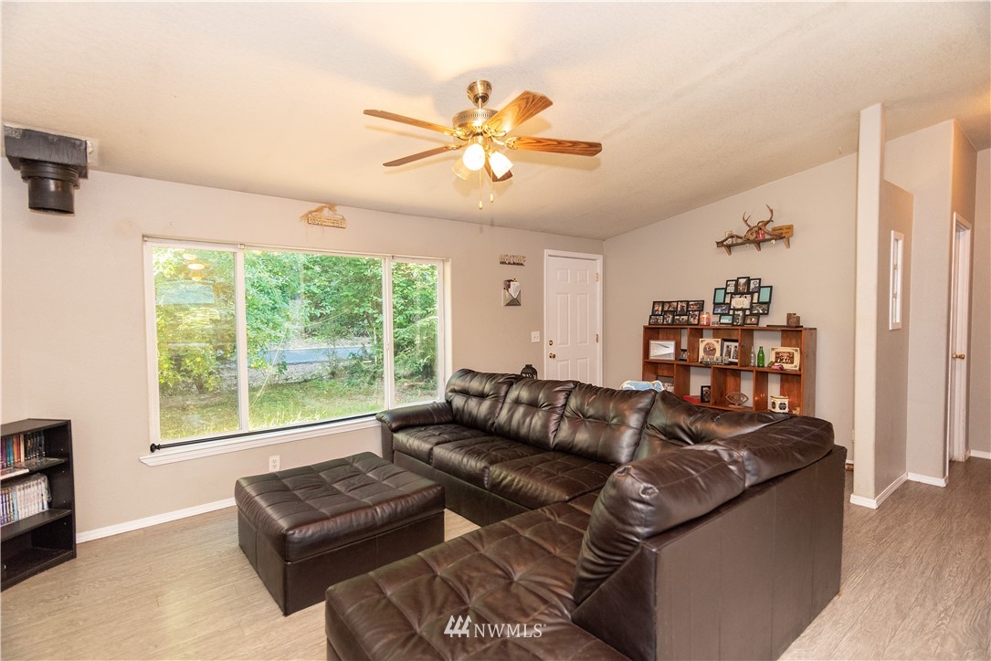 494 Dluhosh Road Onalaska, WA 98570 - Photo 5 of 17 Gallery Image 5