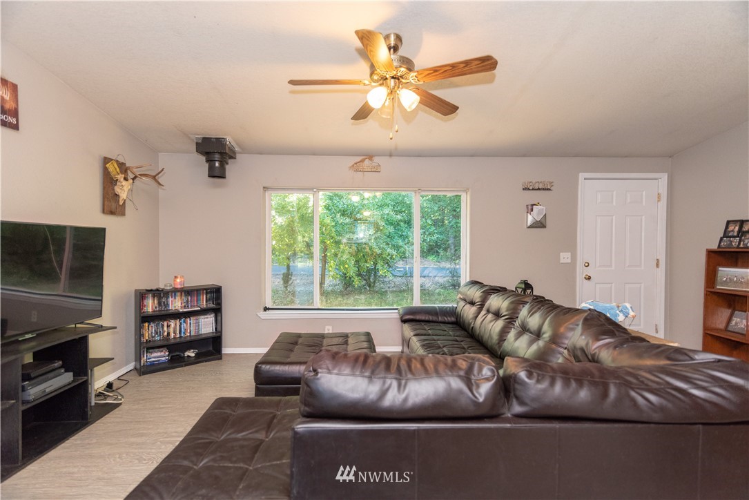 494 Dluhosh Road Onalaska, WA 98570 - Photo 6 of 17 Gallery Image 6