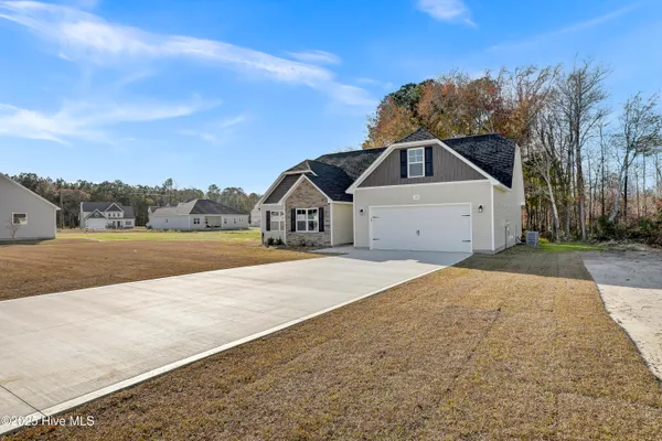 $323,900 | 309 Cotton Hl Place, Unit LOT 91, Hubert, NC 28539