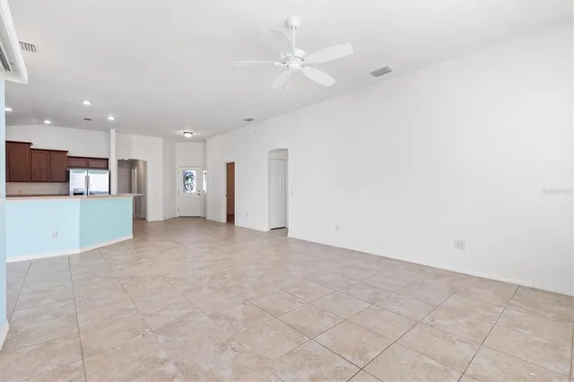 $399,999 | 2610 Lindewood Street, The Villages, FL 32163