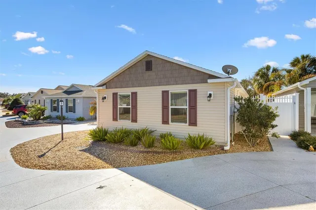 $399,999 | 2610 Lindewood Street, The Villages, FL 32163