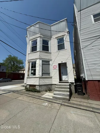 $250,000 | 68 Watervliet Avenue, Albany, NY 12206