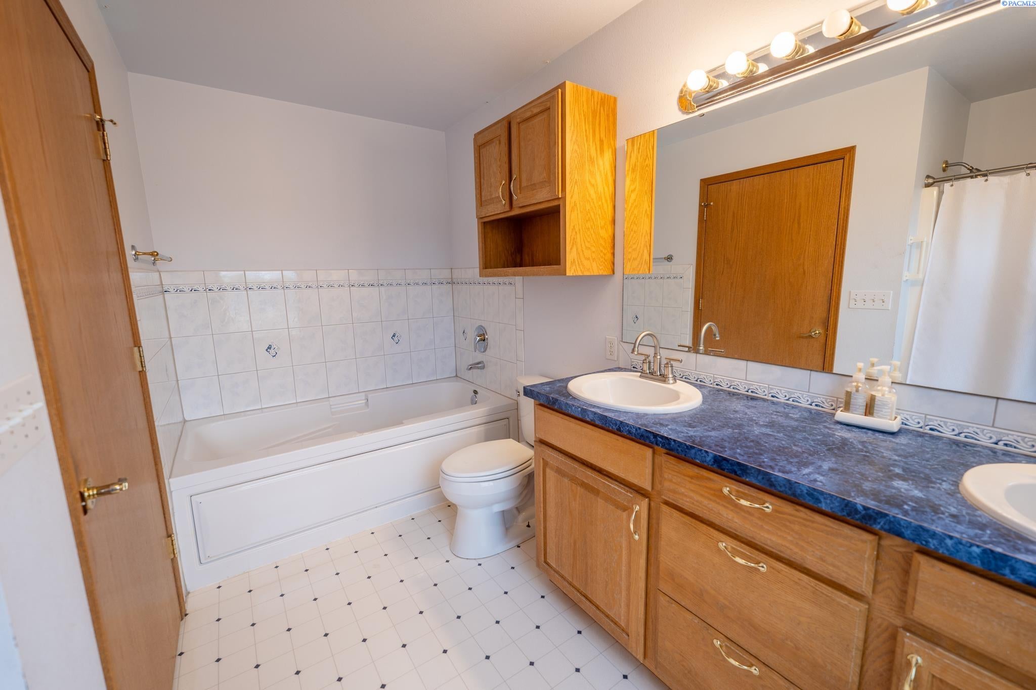 1394 Lombard Loop Road Wapato, WA 98951 - Photo 15 of 23 Gallery Image 15