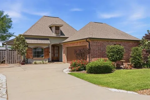 $289,900 | 2018 La Cache Drive, Lake Charles, LA 70601