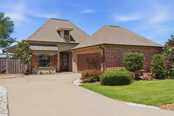 $289,900 | 2018 La Cache Drive, Lake Charles, LA 70601