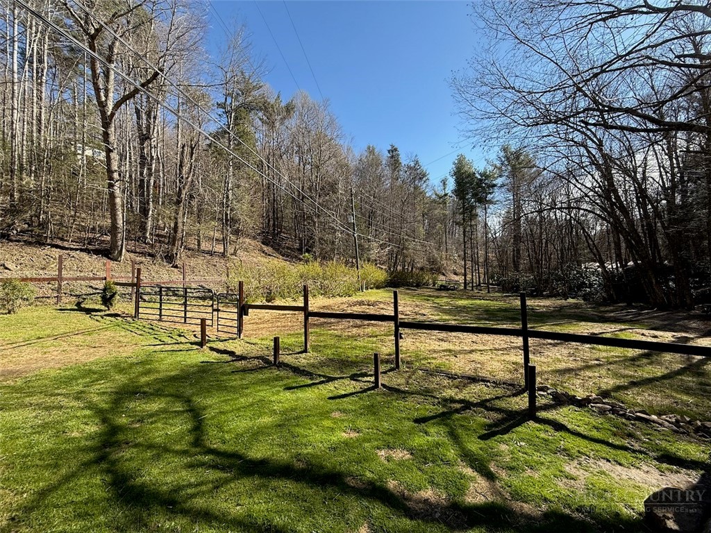 2291 Pine Swamp Road Fleetwood, NC 28626 - Photo 13 of 37