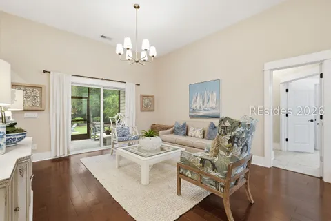 $949,900 | 8 Dove Tree Lane, Bluffton, SC 29910