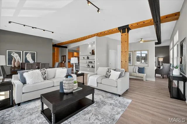 $659,900 | 6340 Clayton Road, Unit 302, Richmond Heights, MO 63117