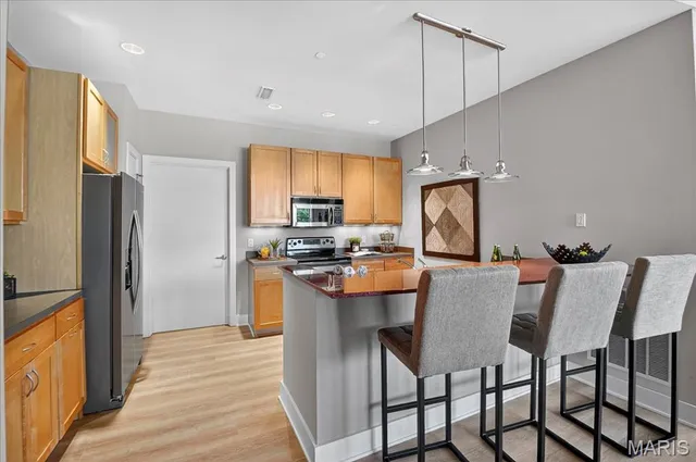 $659,900 | 6340 Clayton Road, Unit 302, Richmond Heights, MO 63117