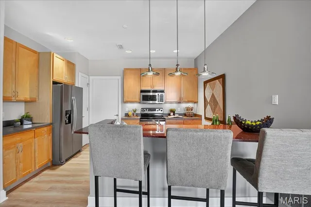 $659,900 | 6340 Clayton Road, Unit 302, Richmond Heights, MO 63117