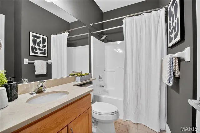 $659,900 | 6340 Clayton Road, Unit 302, Richmond Heights, MO 63117