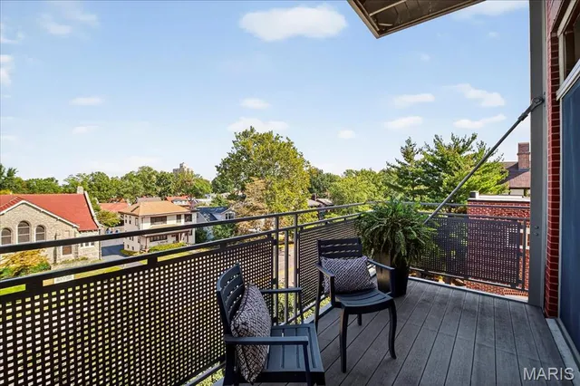 $659,900 | 6340 Clayton Road, Unit 302, Richmond Heights, MO 63117