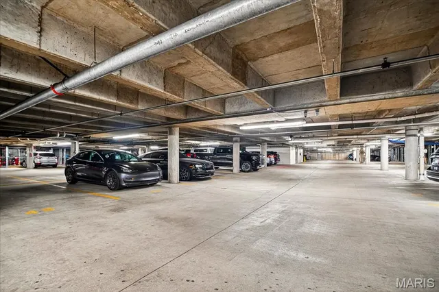 $659,900 | 6340 Clayton Road, Unit 302, Richmond Heights, MO 63117