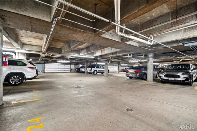 $659,900 | 6340 Clayton Road, Unit 302, Richmond Heights, MO 63117