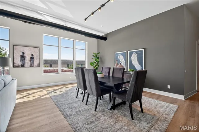 $659,900 | 6340 Clayton Road, Unit 302, Richmond Heights, MO 63117