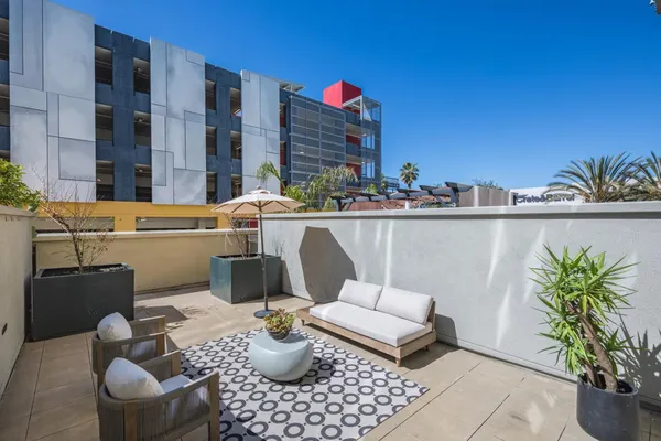 $4,000 | 333 Santana Row, Unit 208, San Jose, CA 95128