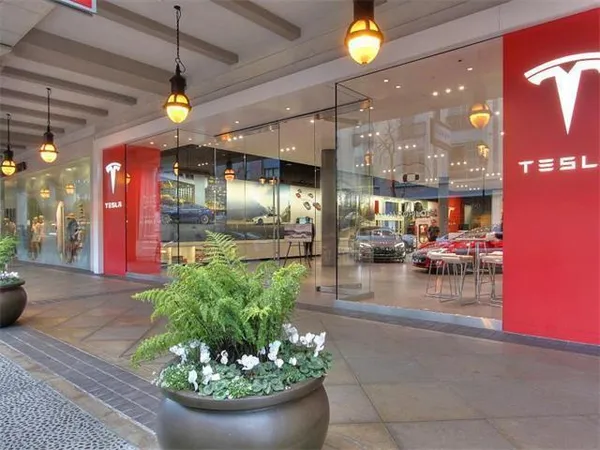 $4,000 | 333 Santana Row, Unit 208, San Jose, CA 95128