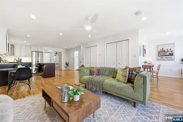 $999,000 | 325 5th Street, Unit 2, Jersey City, NJ 07302