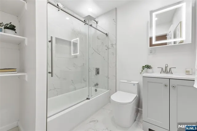 $999,000 | 325 5th Street, Unit 2, Jersey City, NJ 07302