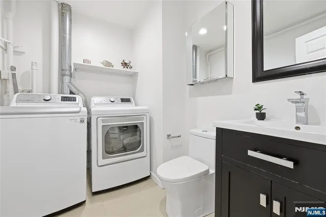 $999,000 | 325 5th Street, Unit 2, Jersey City, NJ 07302