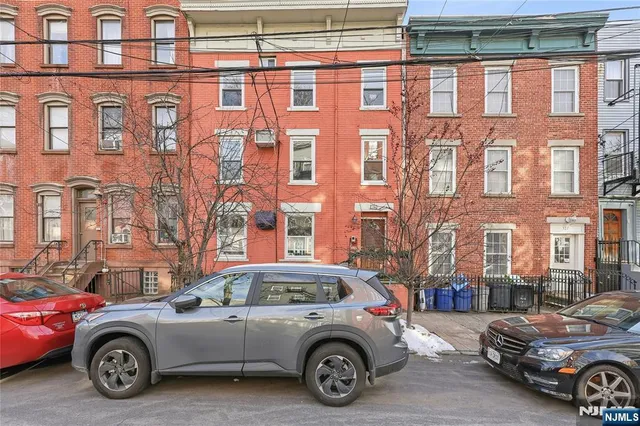 $999,000 | 325 5th Street, Unit 2, Jersey City, NJ 07302