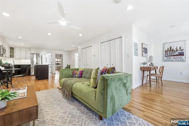 $999,000 | 325 5th Street, Unit 2, Jersey City, NJ 07302