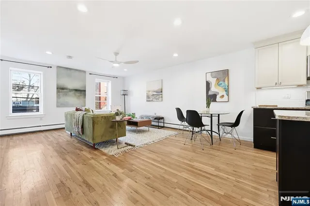$999,000 | 325 5th Street, Unit 2, Jersey City, NJ 07302