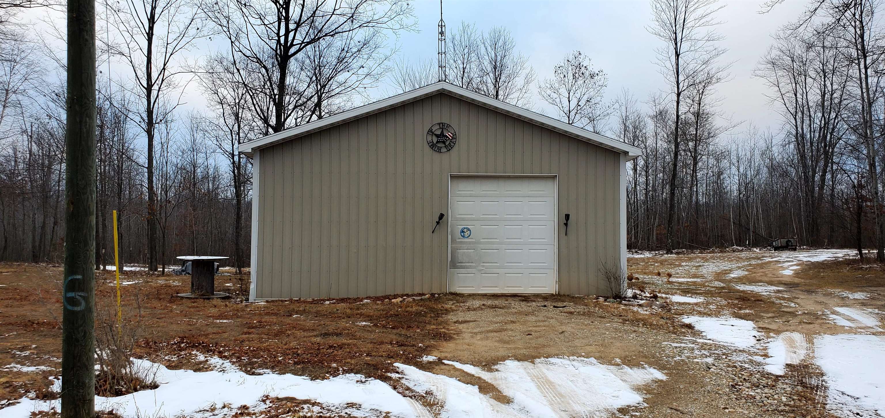 11831 East Long Lake Road Gladwin, MI 48624 - Photo 1 of 9 Gallery Image 1