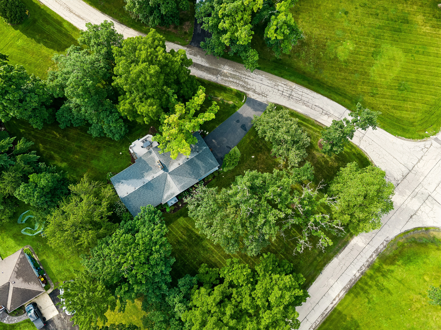 2824 South Red Barn Road Crystal Lake, IL 60012 - Photo 2 of 22 Gallery Image 2