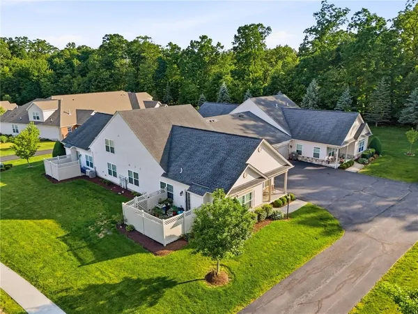 $339,900 | 1101 Carriage Lane, Saxonburg, PA 16056