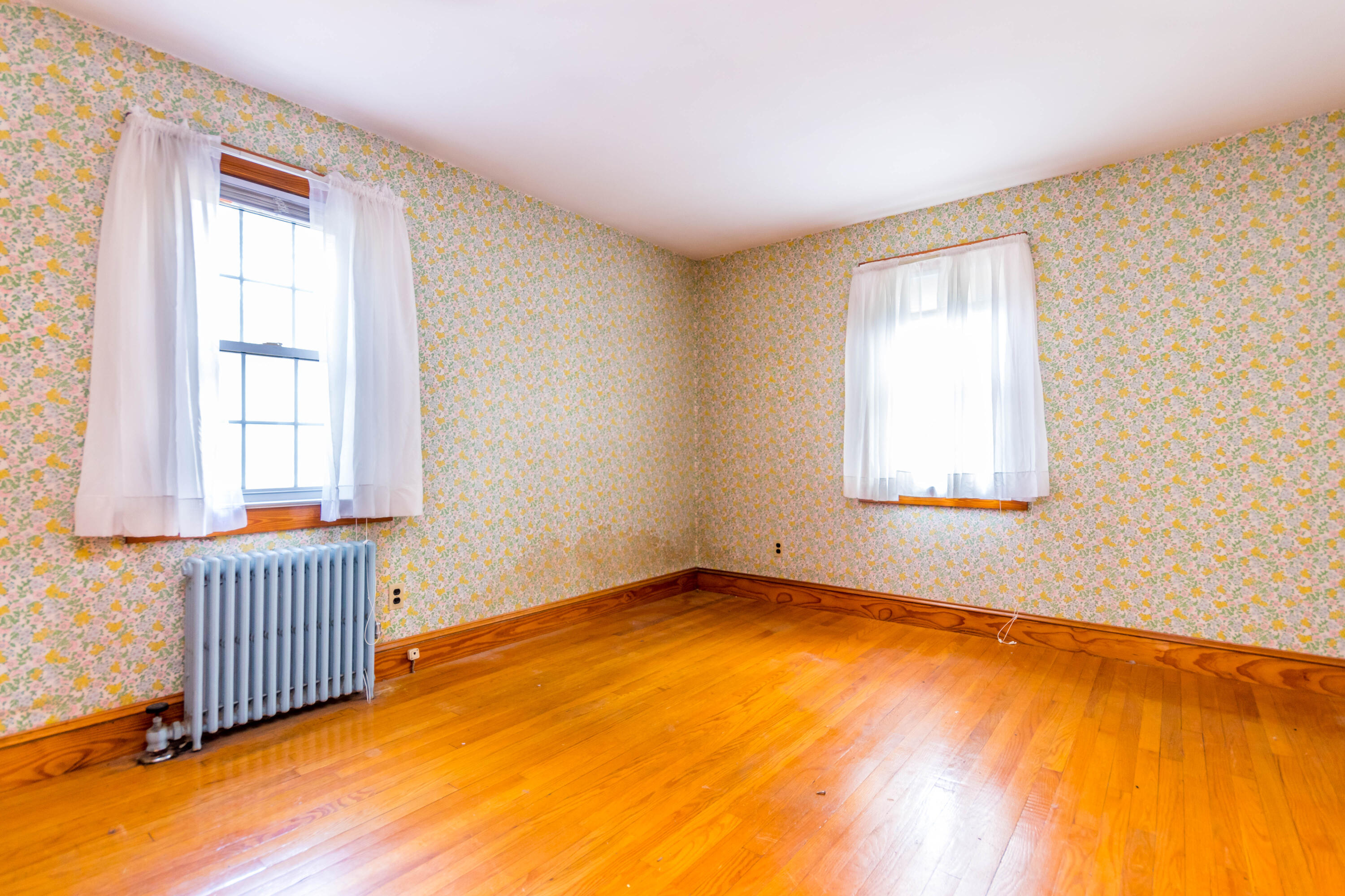 655 County Road Rochester, MA 02576 - Photo 17 of 26 an empty room with windows