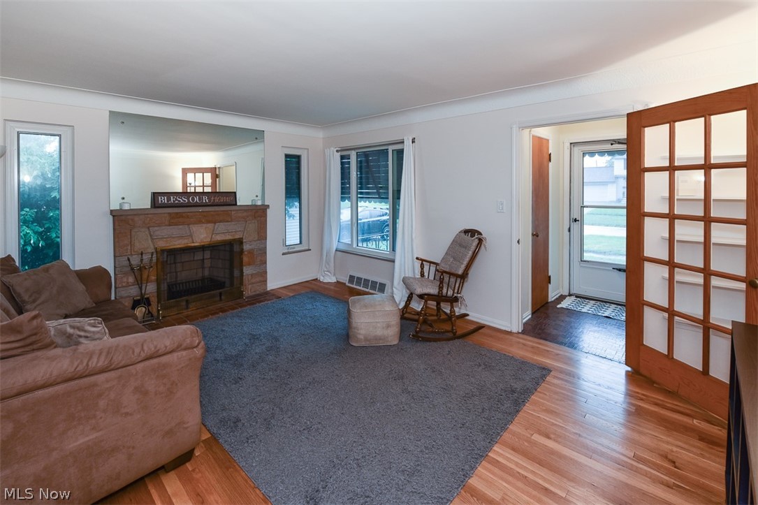 7518 Ackley Road Parma, OH 44129 - Photo 4 of 35