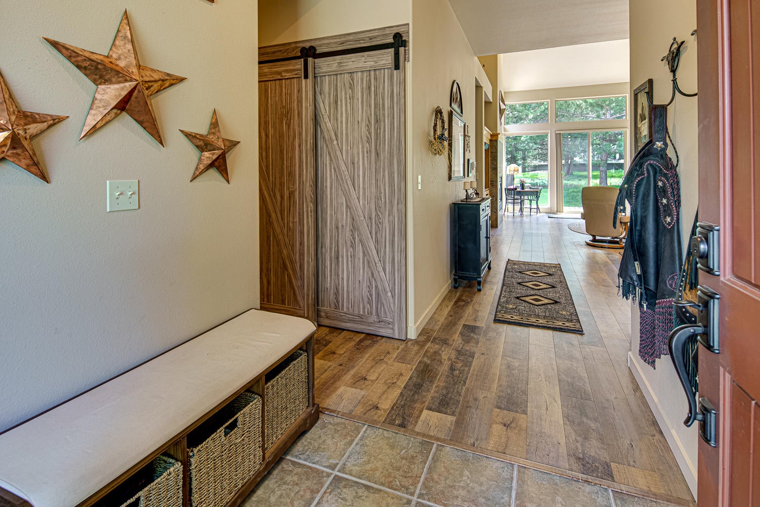 1313 Highland View Loop Redmond, OR 97756 - Photo 3 of 26 1313-022