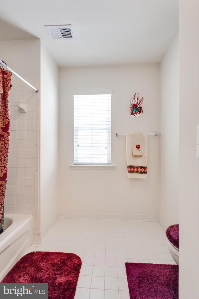 8720 Lords View Loop Gainesville, VA 20155 - Photo 23 of 30 Bath