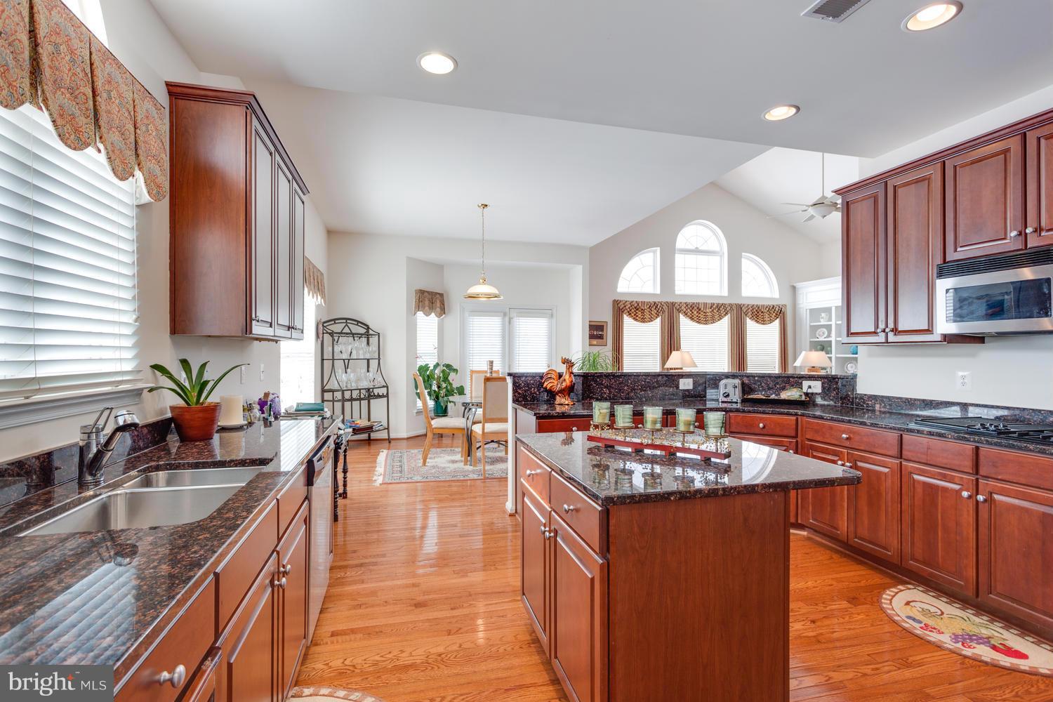 8720 Lords View Loop Gainesville, VA 20155 - Photo 7 of 30 Kitchen