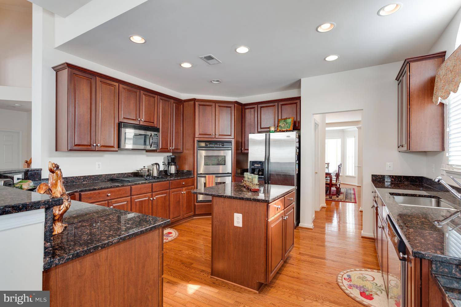 8720 Lords View Loop Gainesville, VA 20155 - Photo 8 of 30 Kitchen