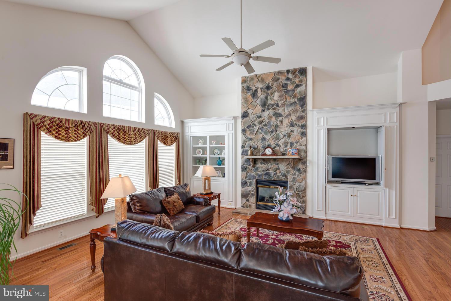 8720 Lords View Loop Gainesville, VA 20155 - Photo 10 of 30 Family Room