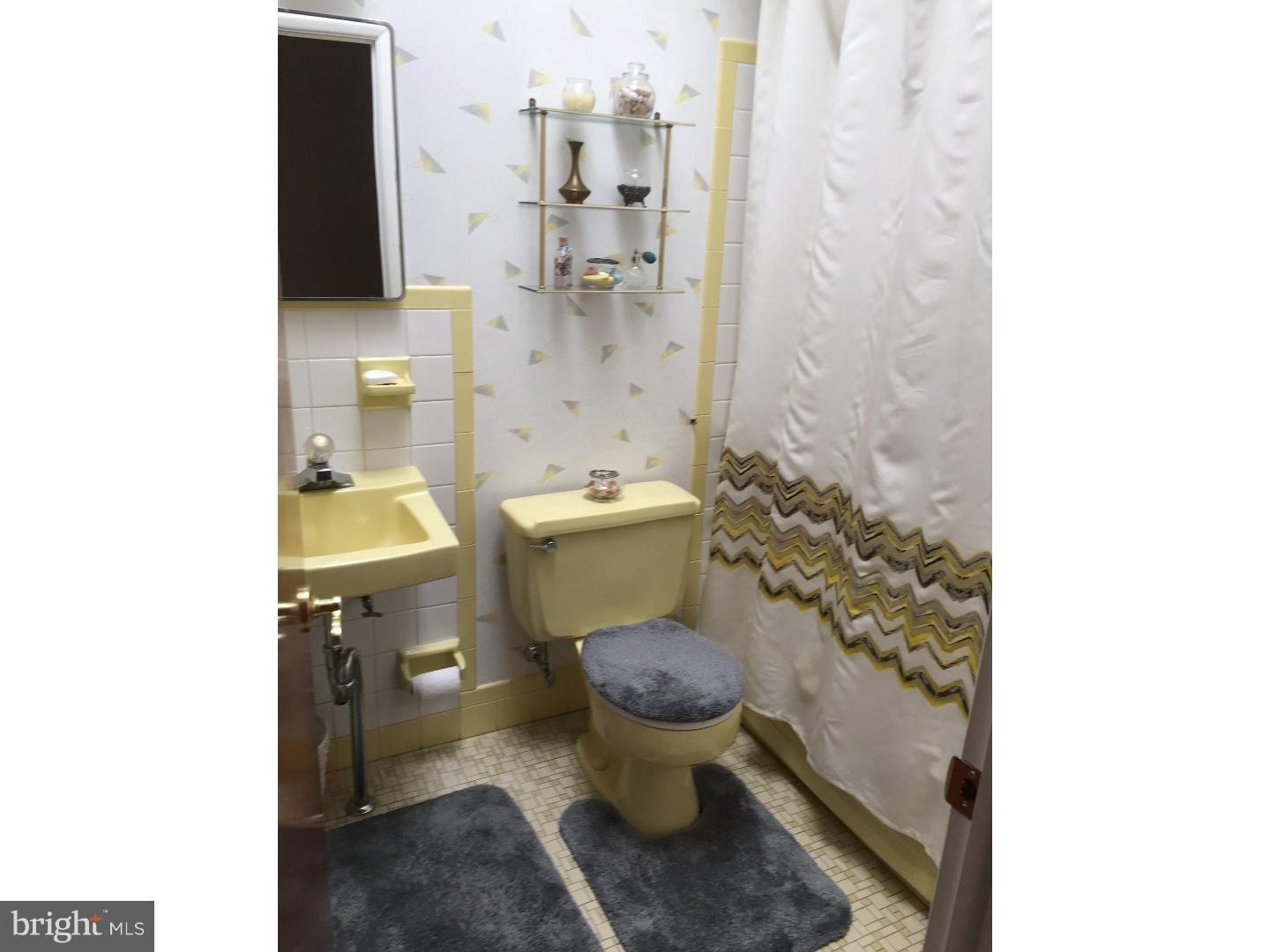 11869 Sewell Road Philadelphia, PA 19116 - Photo 13 of 18 Bathroom
