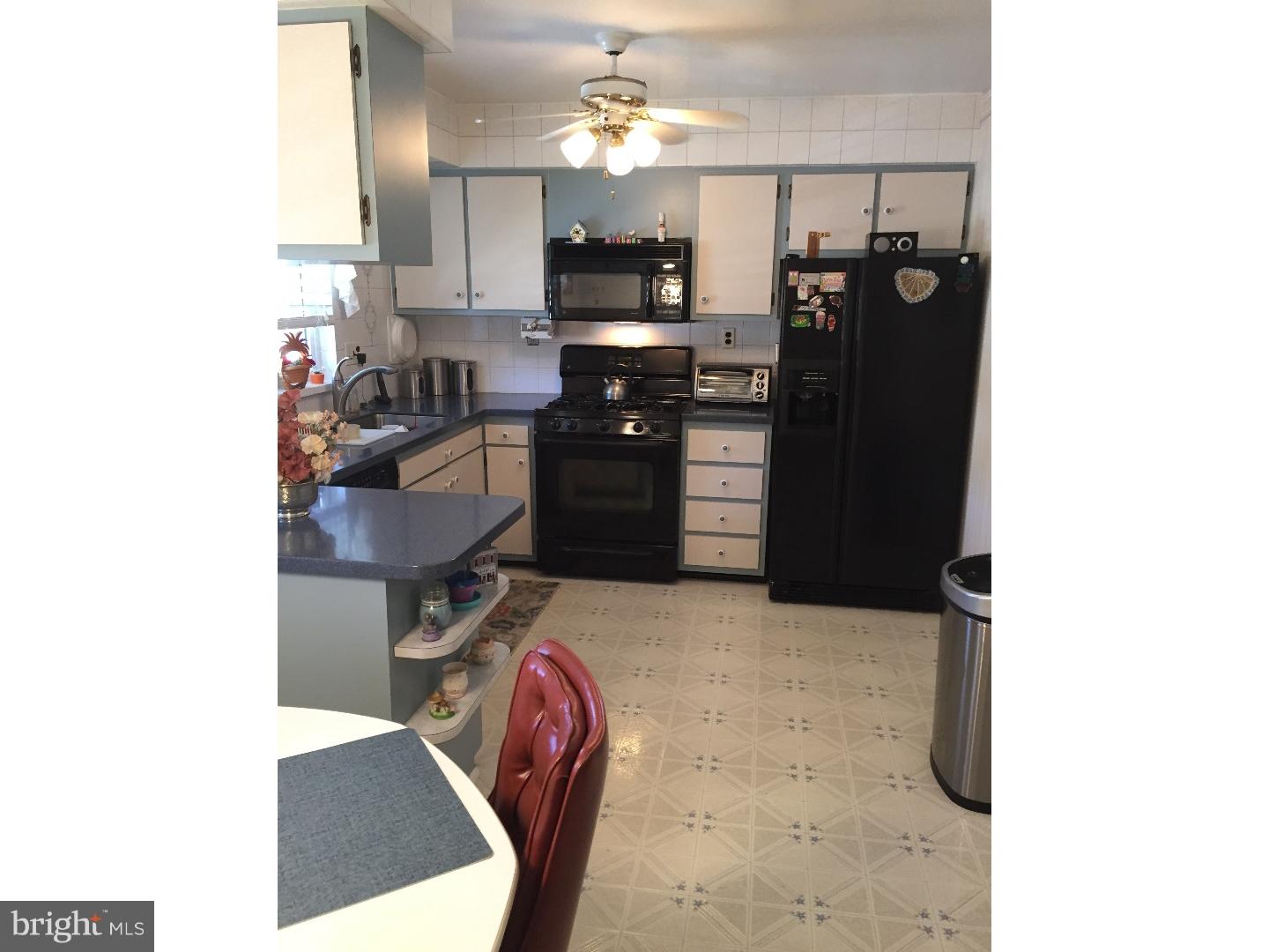 11869 Sewell Road Philadelphia, PA 19116 - Photo 8 of 18 Kitchen